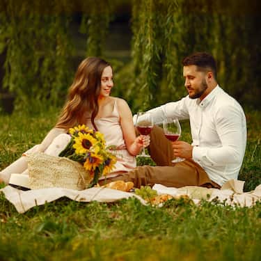 Zestaw podróżny składający się z: 2 x wiskozowy wałek pod kolana i szyję 40 x 15 cm + 2 x przytulny koc Sleezzz® Smart 150 x 200 cm