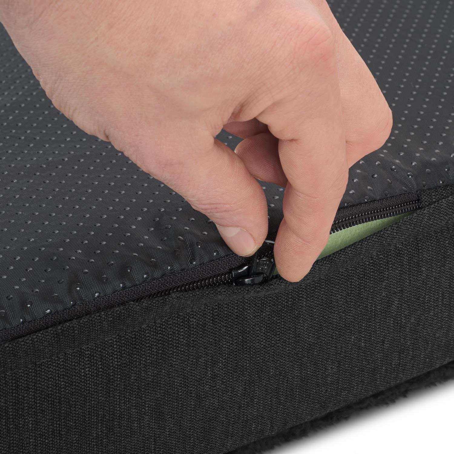 Cover in detail – Petzzz ergonomic dog cushion Leo XL 120 x 75 x 10 cm black