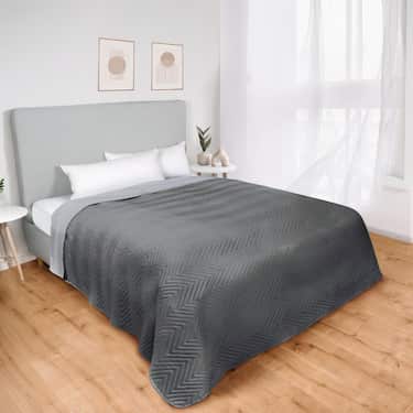 200 x 220 cm överkast tillverkat av 100% mikrofibertyg som andas