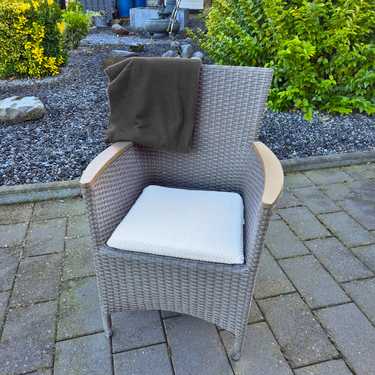 Chair cushion 37 x 37 cm with retaining straps white