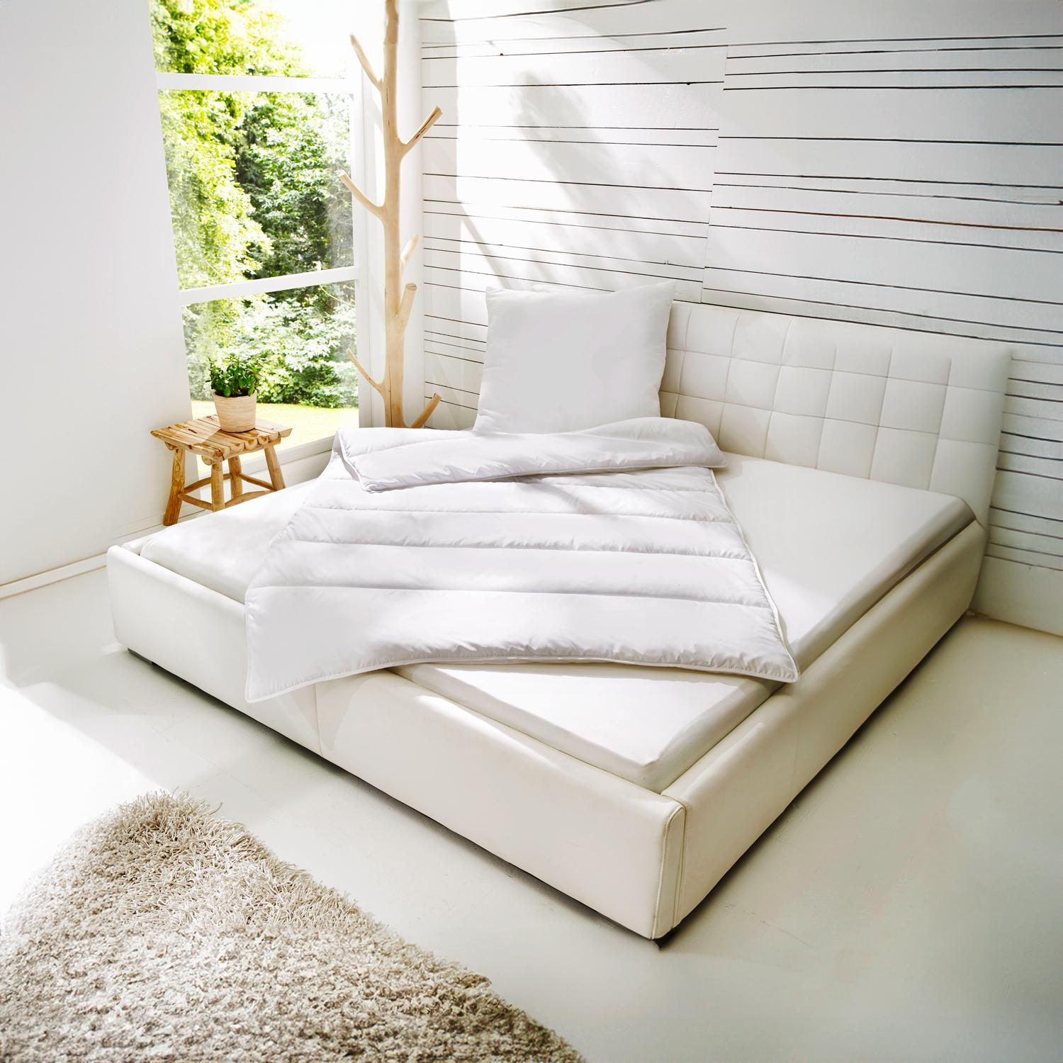 155 x 220 cm microfiber all-season quilt, filling weight: approx. 900 g, extra light + Setex comforter cover for allergy sufferers, encasing 155 x 220 cm