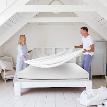 Sleezzz Superior pocket spring mattress 90 x 200 cm, height 18 cm, firmness level H3 + CloudComfort Basic microfiber bed set 135 x 200 cm + 80 x 80 cm