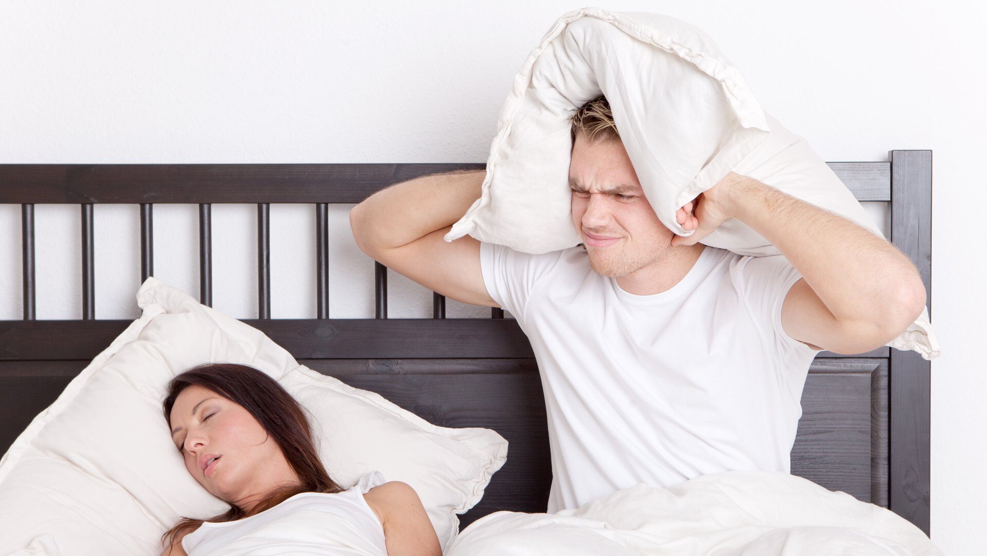 Gemeinsam schlafen trotz Schnarchen – So bleibt das Bett ein Ort der Zweisamkeit